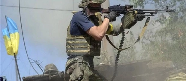 Ανατολική Ουκρανία: Ουκρανός τραυματίζεται μπροστά στην κάμερα κατά τη διάρκεια μάχης – Δείτε βίντεο